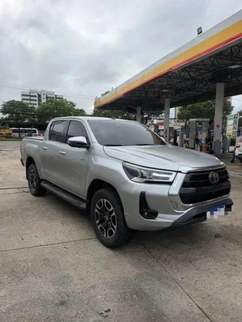 Toyota Hilux CD SRX Plus 4X4 2.8 TDI — foto 1